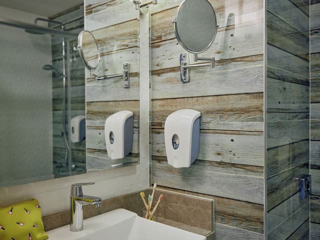 Suite Classic Main Building for Family