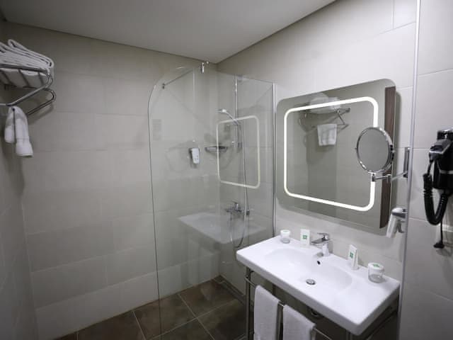 Economy Room, 1 Double or 2 Twin Beds