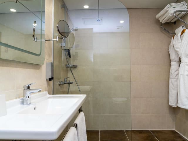 Room, Multiple Beds, Connecting Rooms