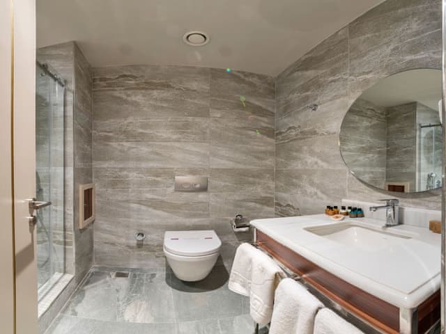 Delüks Üç Kişilik Oda