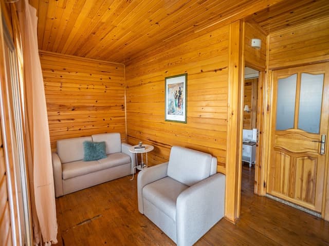 Bungalow, Garden View