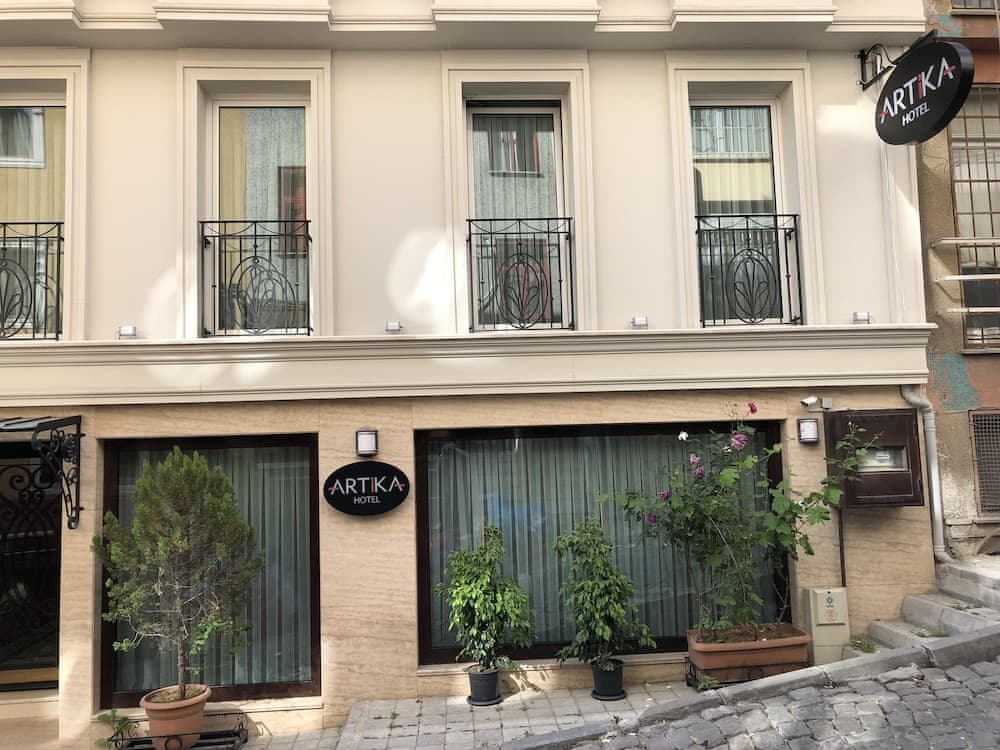 Artika Hotel