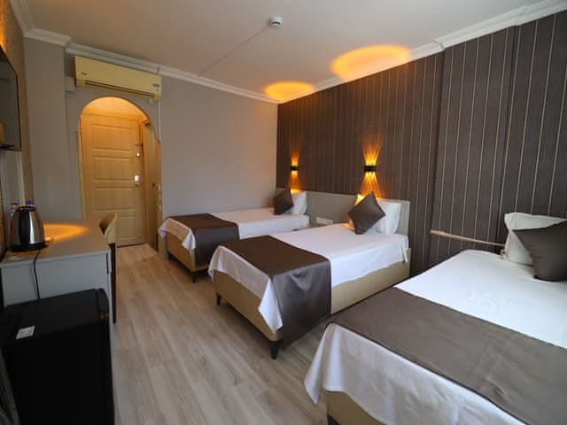 Standart Üç Kişilik Oda, 3 Tek Kişilik Yatak