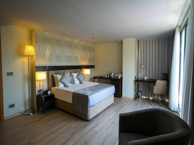 Corner Suit Room With Terrace