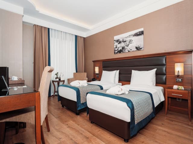 Standard Twin Room, City View