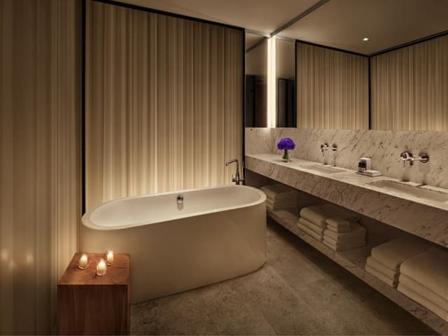 Deluxe Room, 1 King Bed, Garden View