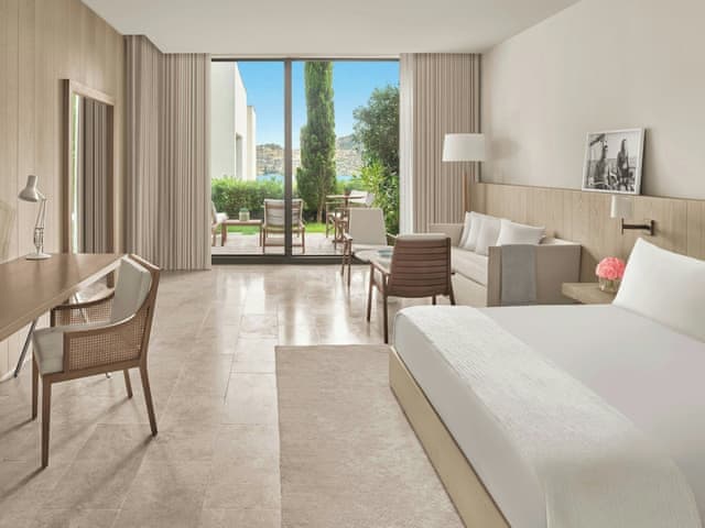 Loft, 1 King Bed with Sofa bed, Garden View