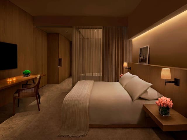 Deluxe Room, 1 King Bed, Garden View