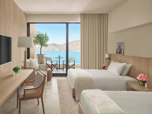 Deluxe Room, 1 King Bed, Sea View