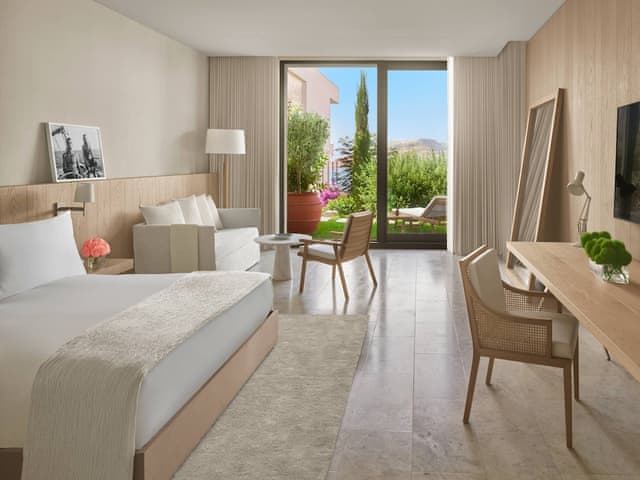 Loft, 1 King Bed with Sofa bed, Garden View