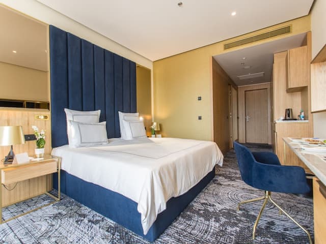 Swiss, Premier Room, 1 King Bed