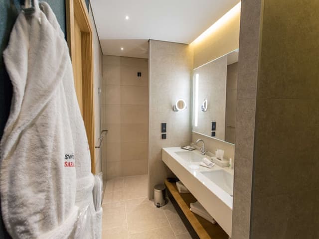 Swiss, Room, 1 King Bed