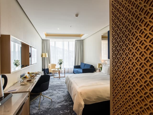 Swiss, Room, 1 King Bed