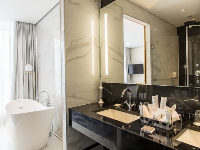 Executive Suite, 1 King Bed with Sofa bed (Panorama)