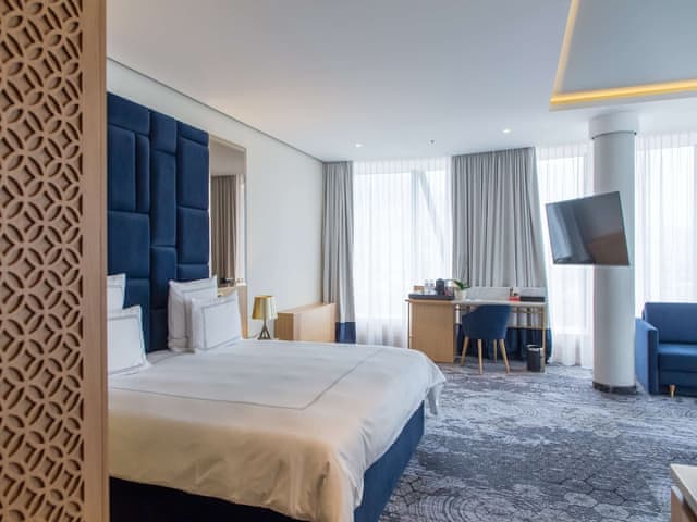 Junior Suite, 1 King Bed (Panorama)