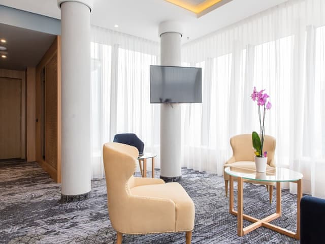 Executive Suite, 1 King Bed with Sofa bed (Panorama)