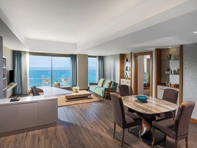 King Suite Sea View
