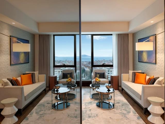 Suite with King Size Bed, Sea View