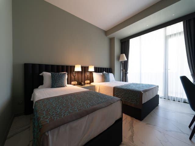 Deluxe Double Room, 1 King Bed, Non Smoking, City View