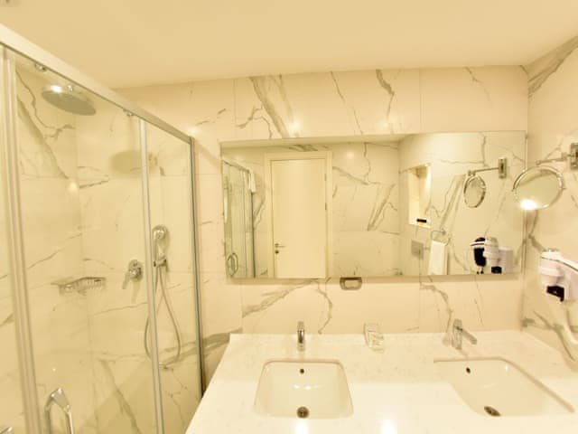 Family Suite, 1 King Bed, Non Smoking, City View