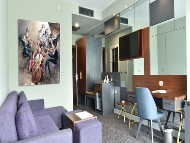 Executive Suite, 1 Bedroom, Non Smoking, City View