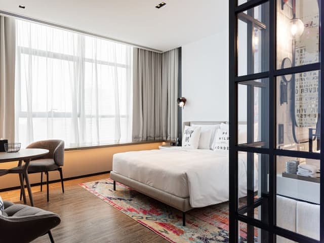 Room, Balcony (Popular)