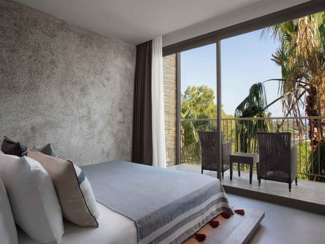 Premium Comfort Adults Only 18