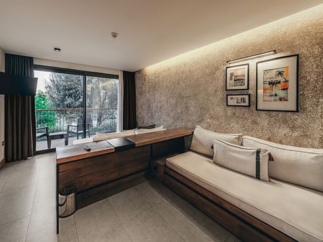 Premium Family Connection Partially Sea View