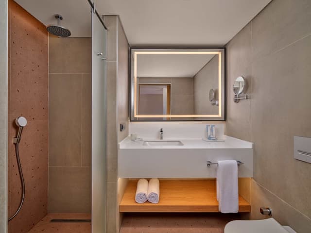 Superior Suite, Pool Access