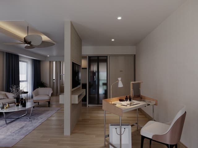 Lake Suite Pool Access