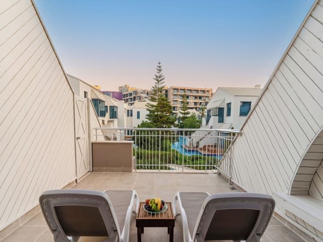 Deluxe Superior Pool Access