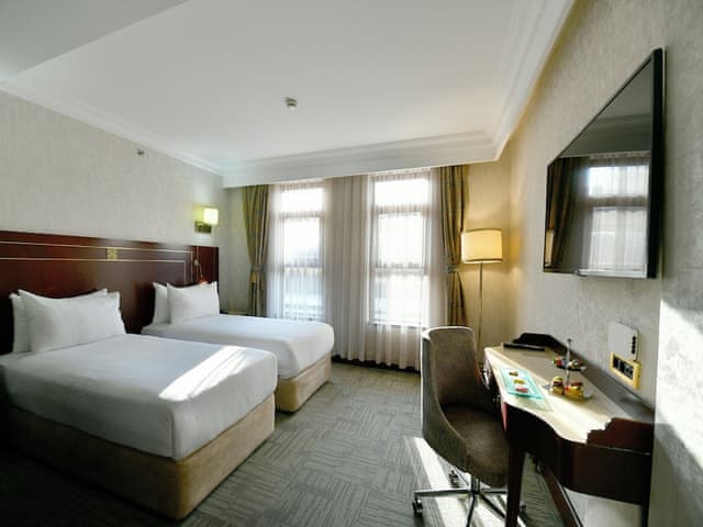 Premium Room, 2 Twin Beds, Smoking, Club Lounge Access