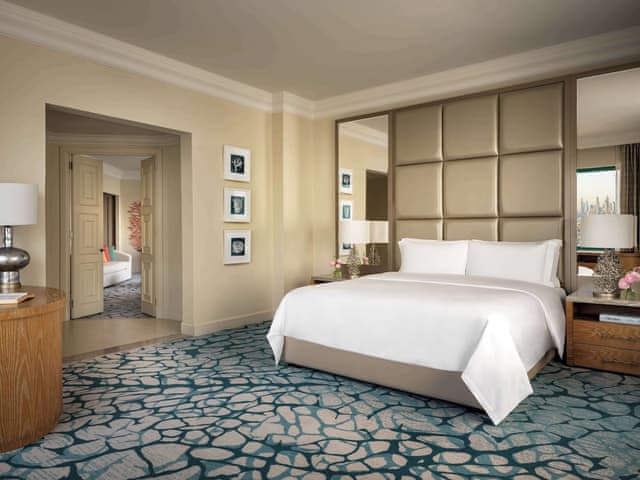 Skyline Suite - includes Club access