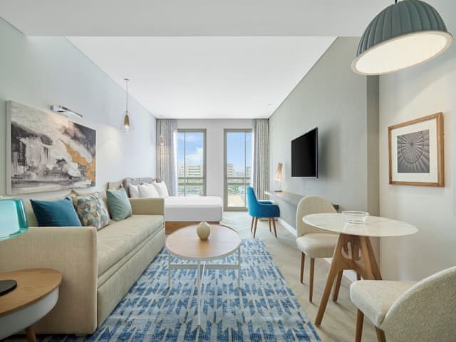 Studio Suite, 1 King Bed, Kitchen