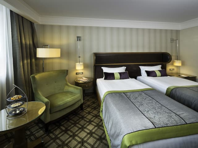 Superior Oda, Şehir Manzaralı