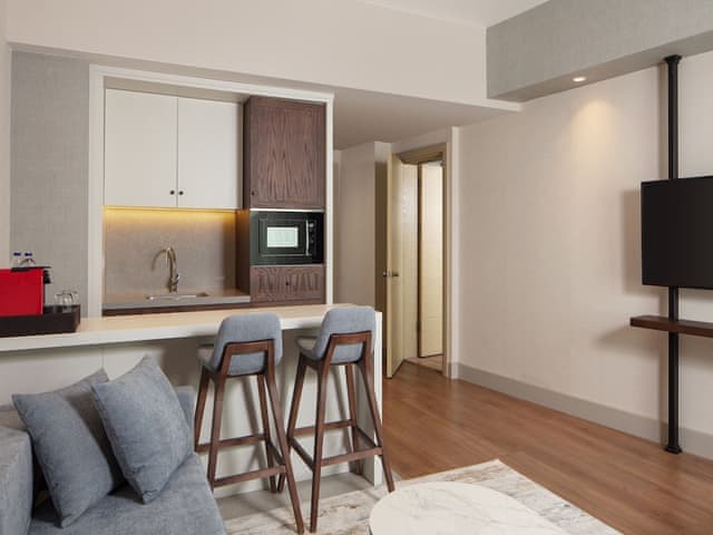 Suite, 1 Bedroom, Kitchen