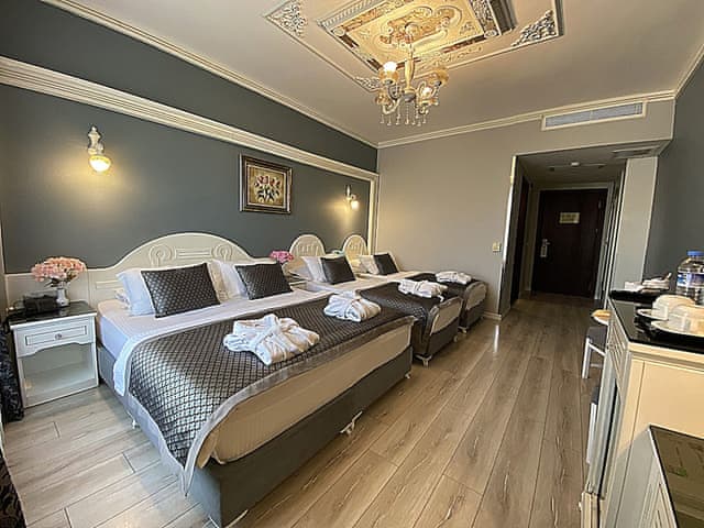 Superior Dört Kişilik Oda