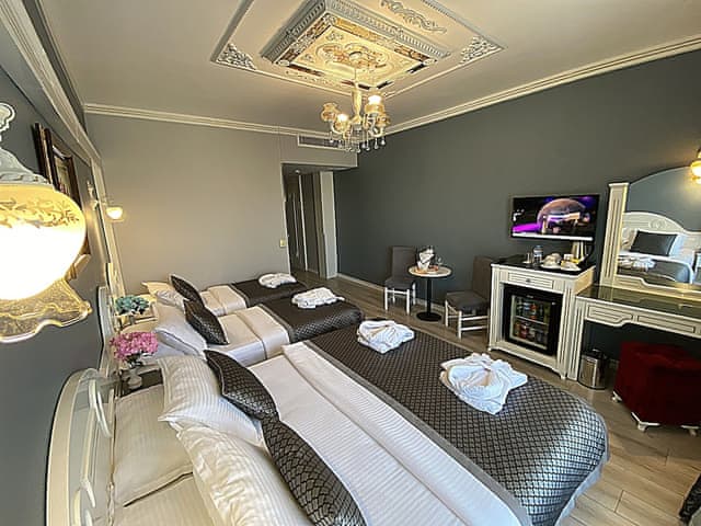 Superior Dört Kişilik Oda