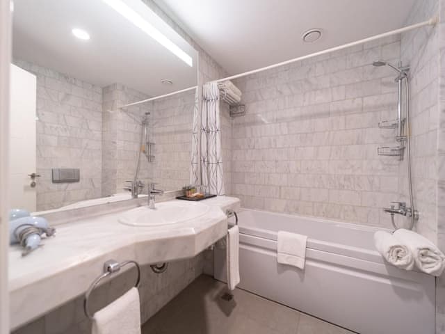 Ekonomik İki Yataklı Oda