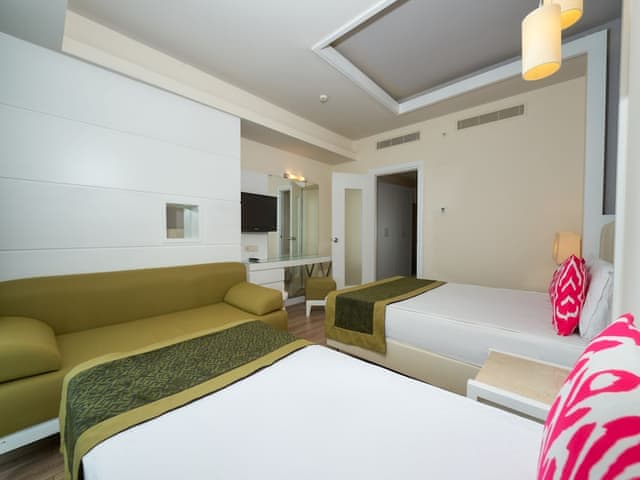 Orange Family Room - 2 Bedroom