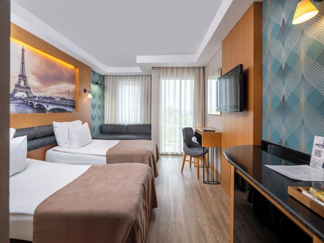 Standard Triple Room, Balcony