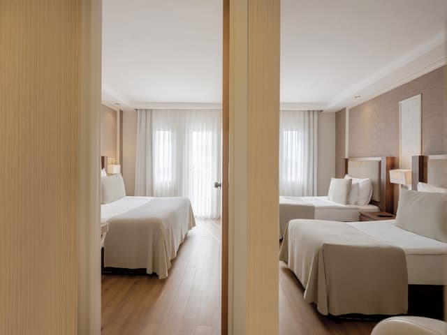 Family Room, Balcony