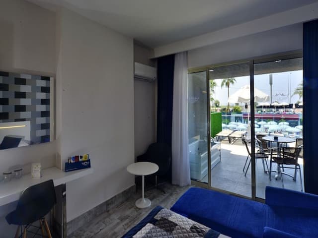 Premium Signature Room