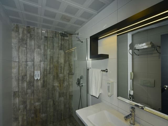 Standard Triple Room, Partial Sea View