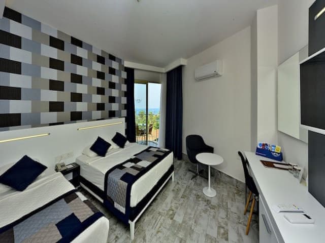 Standard Triple Room, Partial Sea View