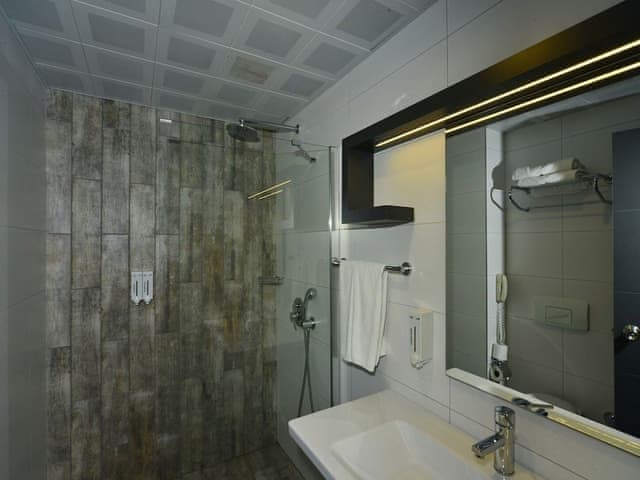 Standard Triple Room, Partial Sea View