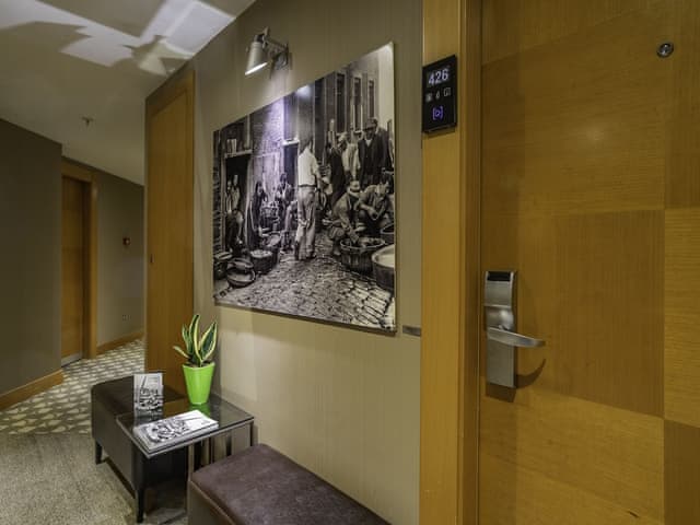 Executive Junior Suite with Lounge Access