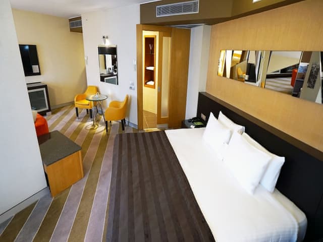 Executive Junior Suite with Lounge Access