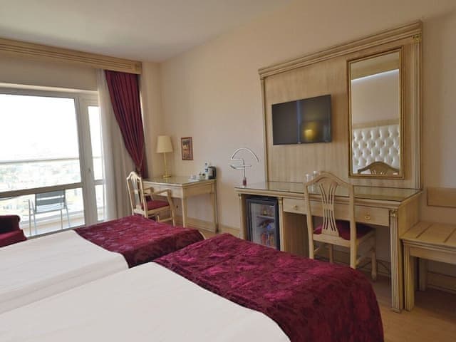 Standard Twin Room, City View