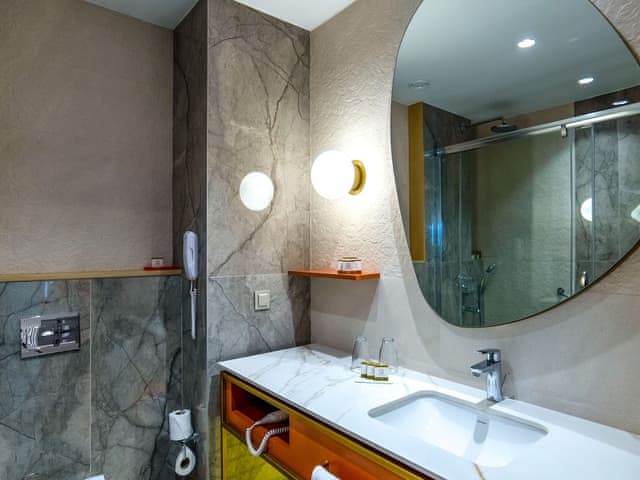 Family Room, 2 Bedrooms